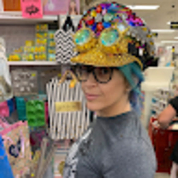 Meet your Posher, Emma - Picture 1 of 1